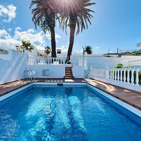 빌라 De Luxe, 360m2, 4 Chambres, Vue Mer, Piscine Privee Et Chauffee *