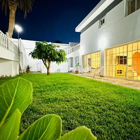 De Luxe, 360m2, 4 Chambres, Vue Mer, Piscine Privée Et Chauffée *
