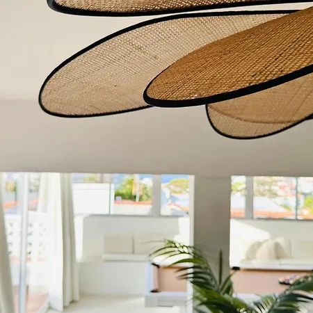De Luxe, 360m2, 4 Chambres, Vue Mer, Piscine Privee Et Chauffee *