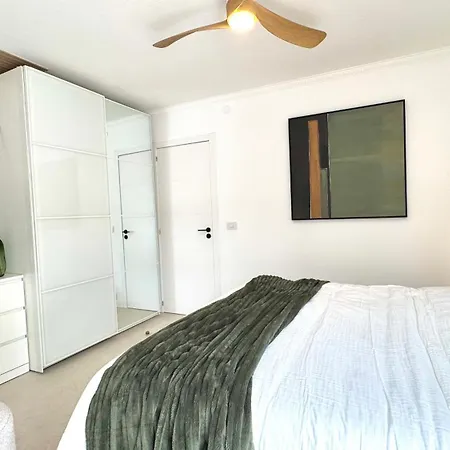 De Luxe, 360m2, 4 Chambres, Vue Mer, Piscine Privée Et Chauffée Villa