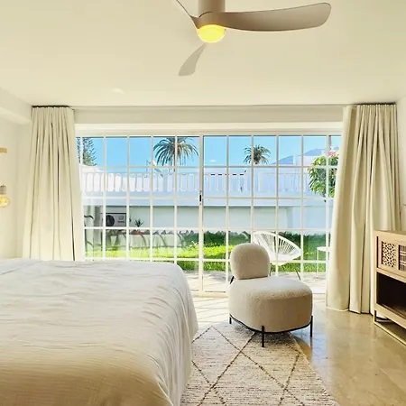 빌라 De Luxe, 360m2, 4 Chambres, Vue Mer, Piscine Privee Et Chauffee *
