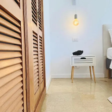 De Luxe, 360m2, 4 Chambres, Vue Mer, Piscine Privee Et Chauffee