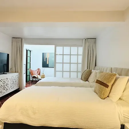 De Luxe, 360m2, 4 Chambres, Vue Mer, Piscine Privée Et Chauffée Villa *
