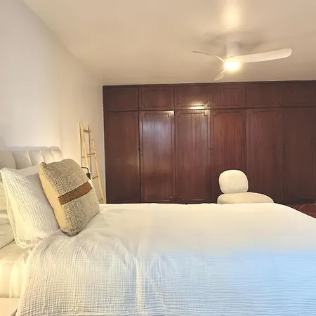 De Luxe, 360m2, 4 Chambres, Vue Mer, Piscine Privee Et Chauffee