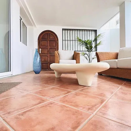 Villa De Luxe, 360m2, 4 Chambres, Vue Mer, Piscine Privée Et Chauffée
