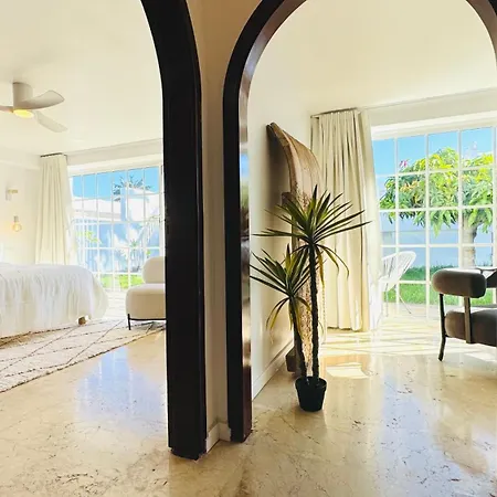 빌라 De Luxe, 360m2, 4 Chambres, Vue Mer, Piscine Privee Et Chauffee