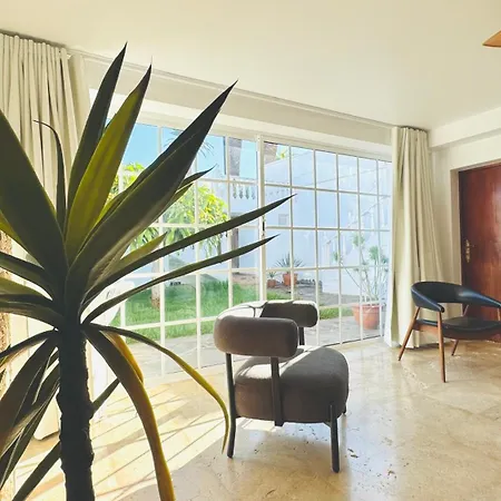 De Luxe, 360m2, 4 Chambres, Vue Mer, Piscine Privée Et Chauffée