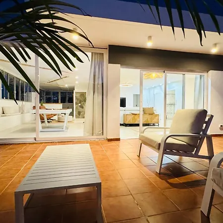 빌라 De Luxe, 360m2, 4 Chambres, Vue Mer, Piscine Privee Et Chauffee 푸에르토 드 라 크루즈
